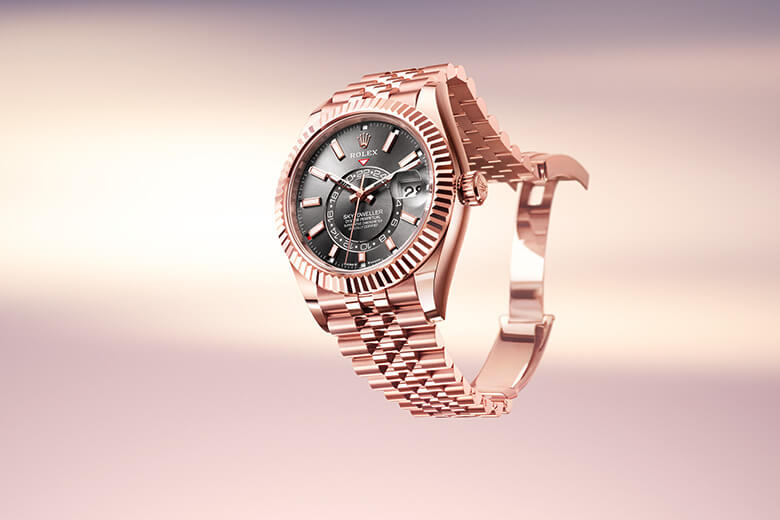 Continua a scoprire Rolex Sky-Dweller