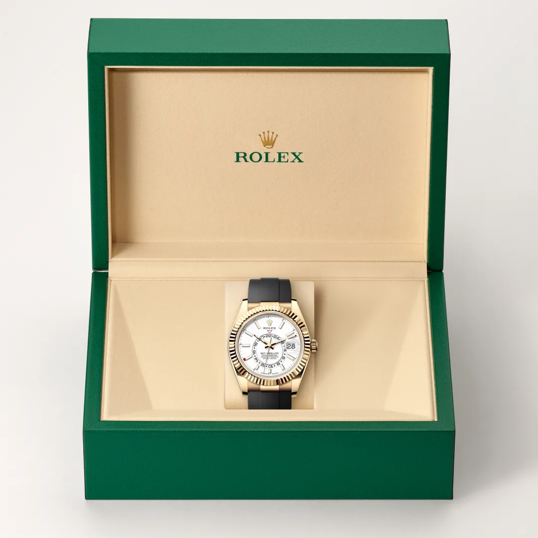 Rolex Sky-Dweller in 18 ct yellow gold, M336238-0003 - Verga 1947