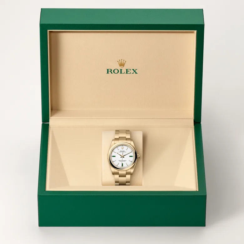 Rolex Oyster Perpetual in 18 ct yellow gold, M124208-0002 - Verga 1947