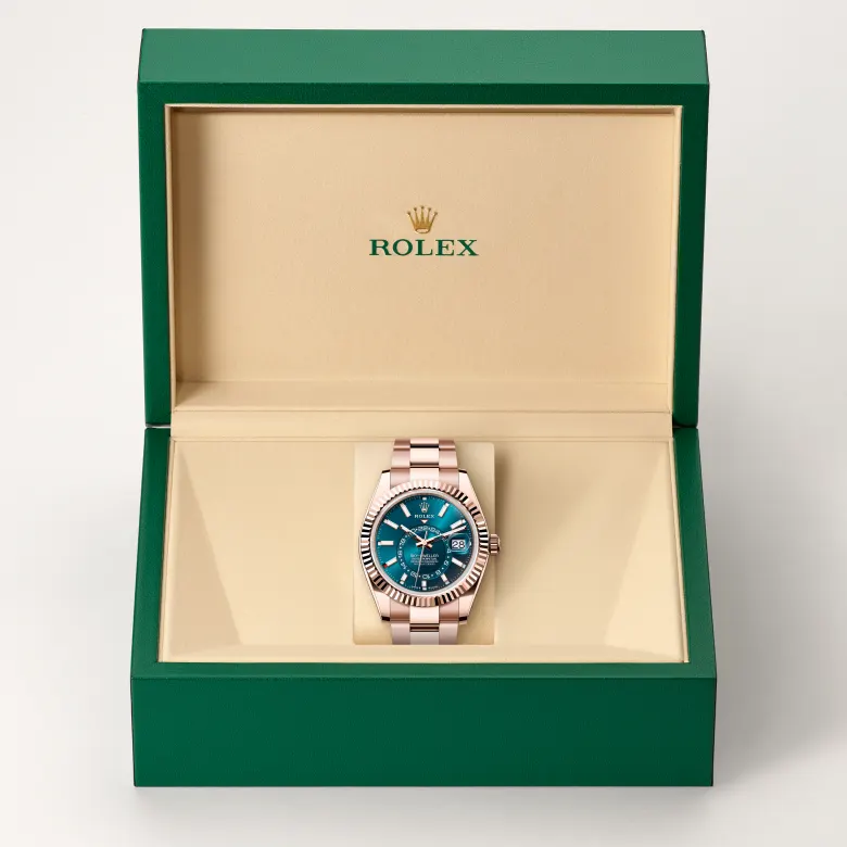 Rolex Sky-Dweller in 18 ct Everose gold, M336935-0001 - Verga 1947