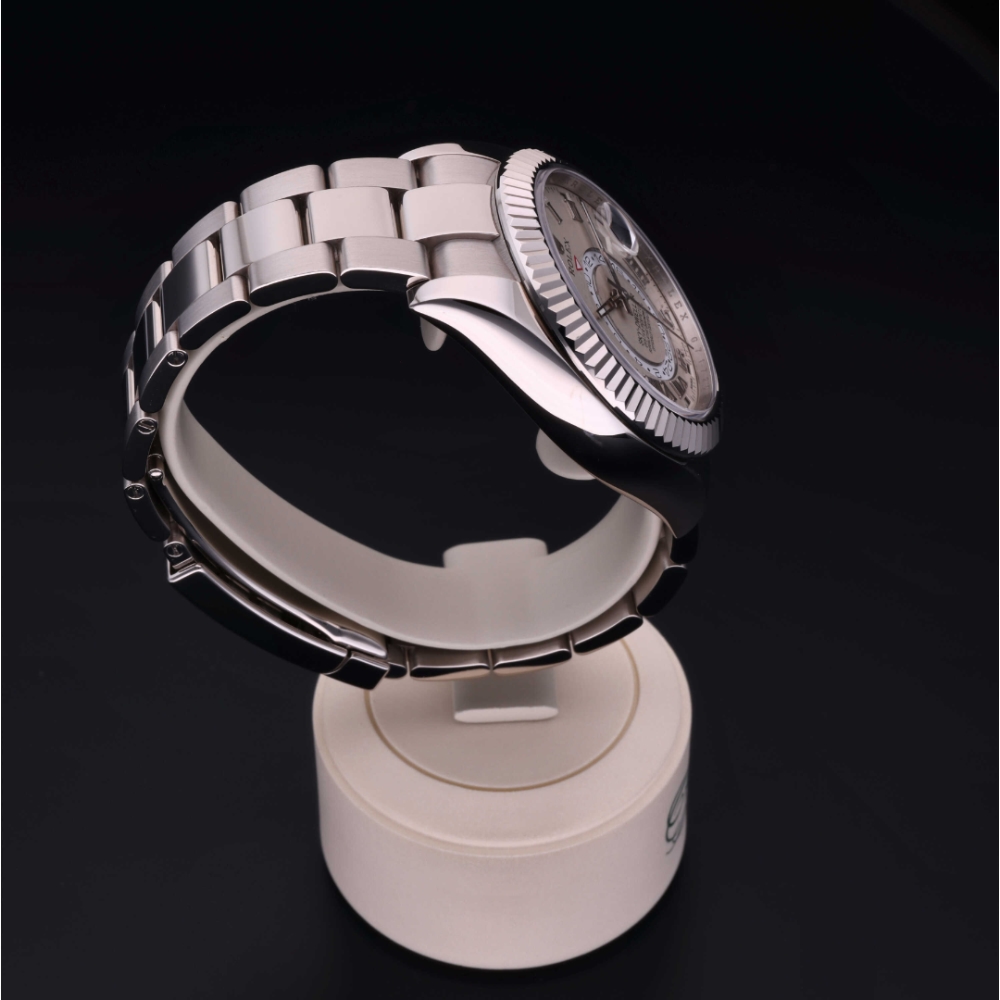 Rolex Certified Pre-Owned  42 in Oro 18 CT.B, 326939 | Verga 1947