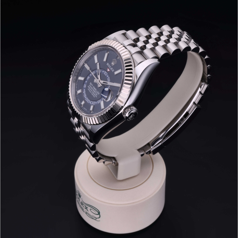 Rolex Certified Pre-Owned  42 in Rolesor 18 Carat White, 326934 | Verga 1947