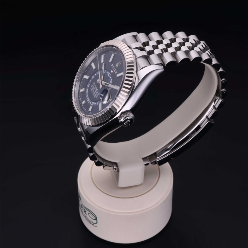 Rolex Certified Pre-Owned  42 in Rolesor 18 Carat White, 326934 | Verga 1947