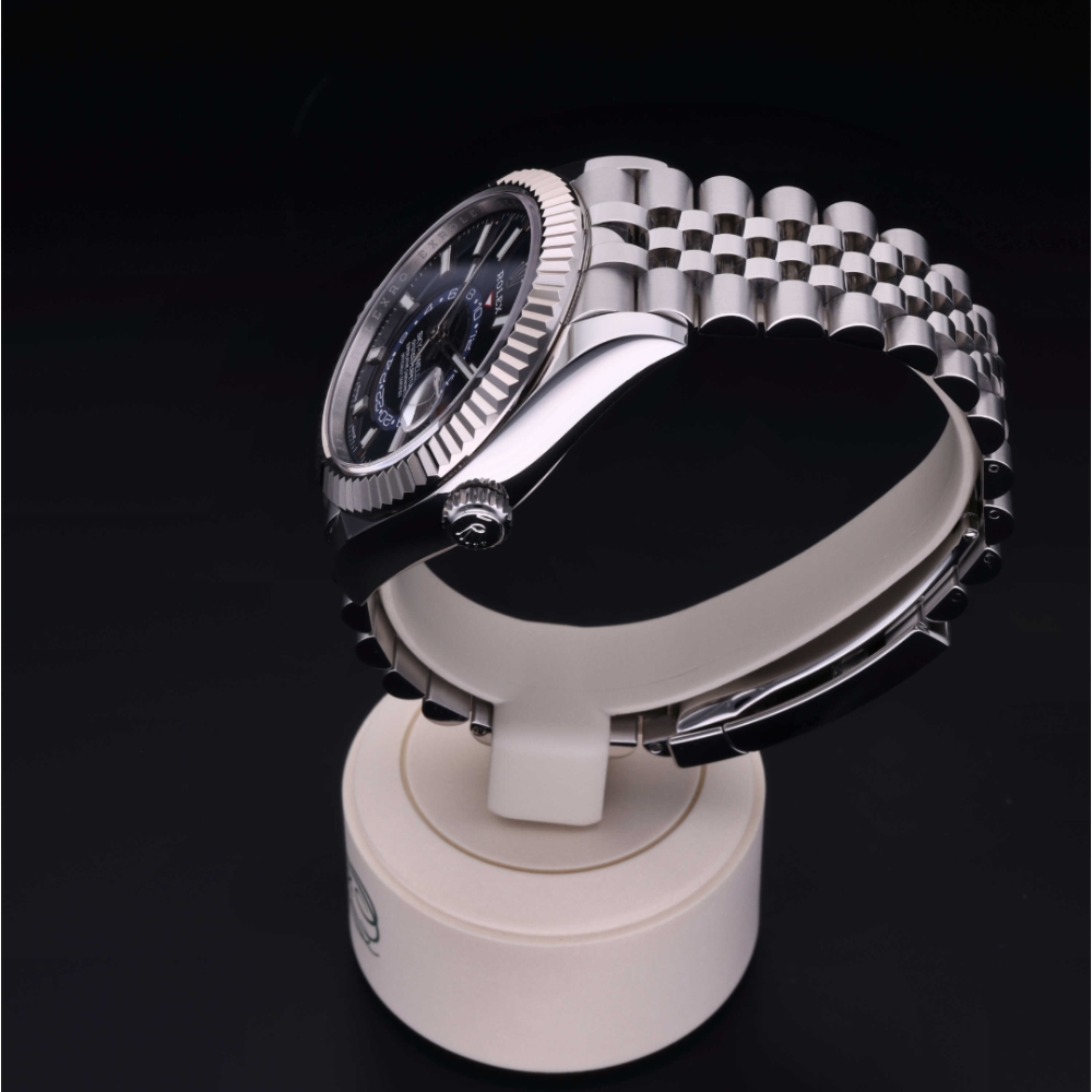 Rolex Certified Pre-Owned  42 in Rolesor 18 Carat White, 326934 | Verga 1947