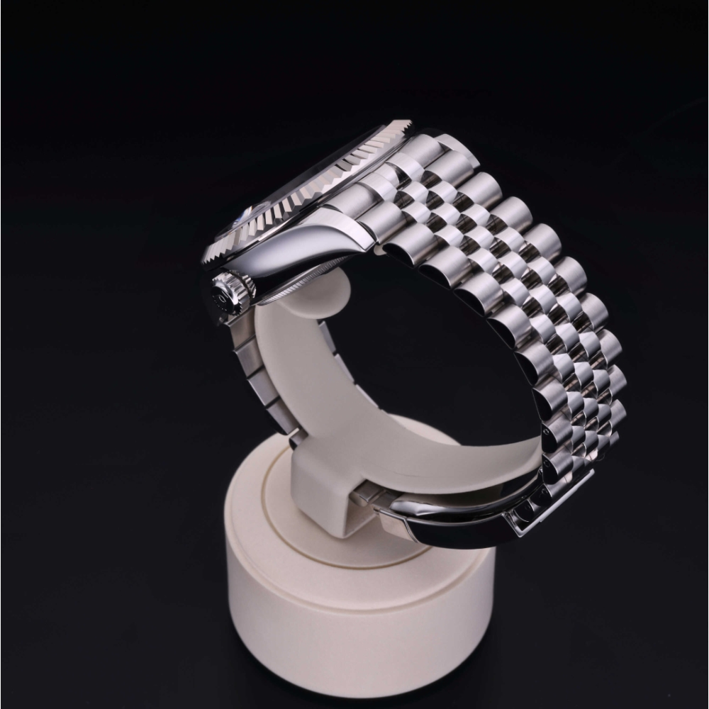 Rolex Certified Pre-Owned  42 in Rolesor 18 Carat White, 326934 | Verga 1947