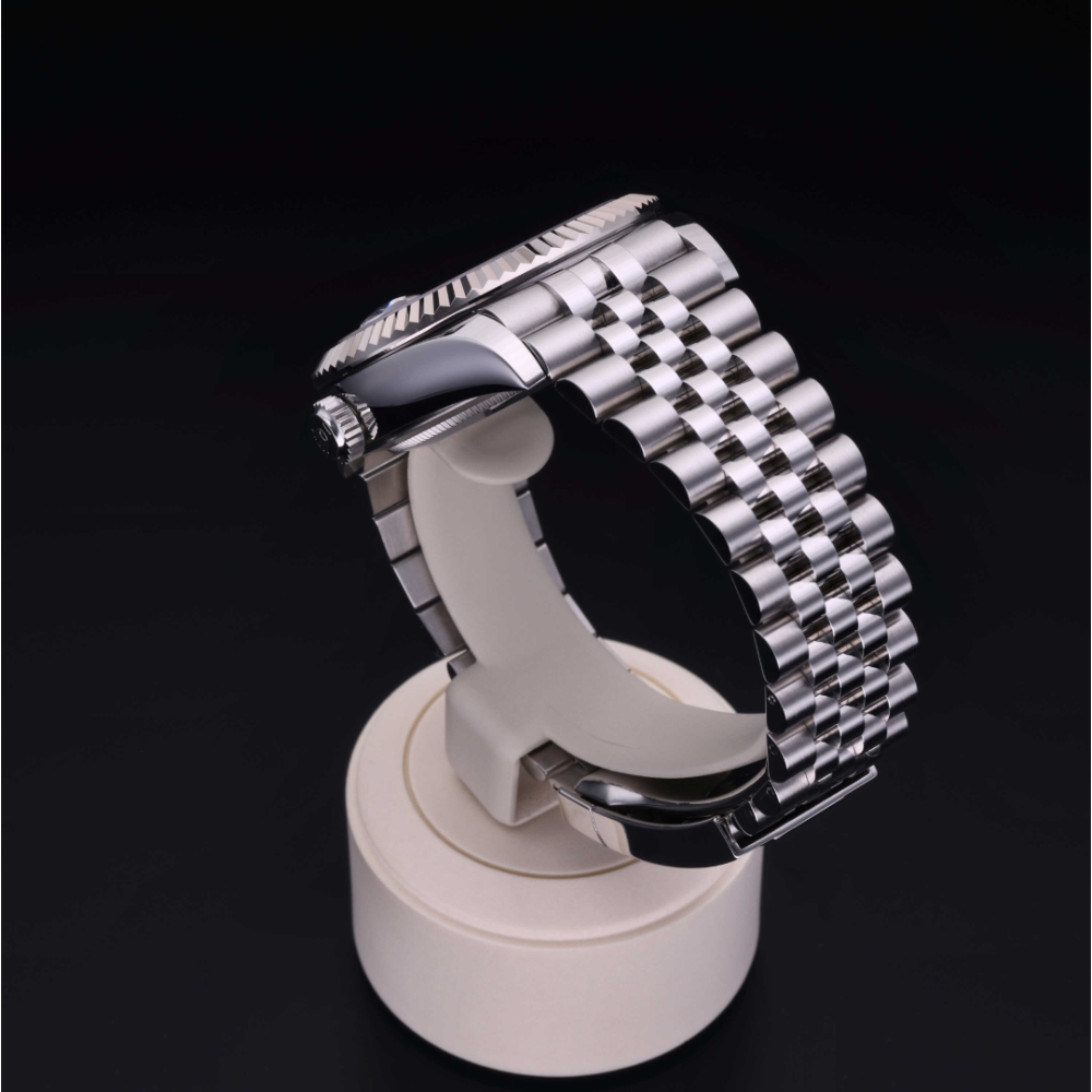 Rolex Certified Pre-Owned  42 in Rolesor 18 Carat White, 326934 | Verga 1947