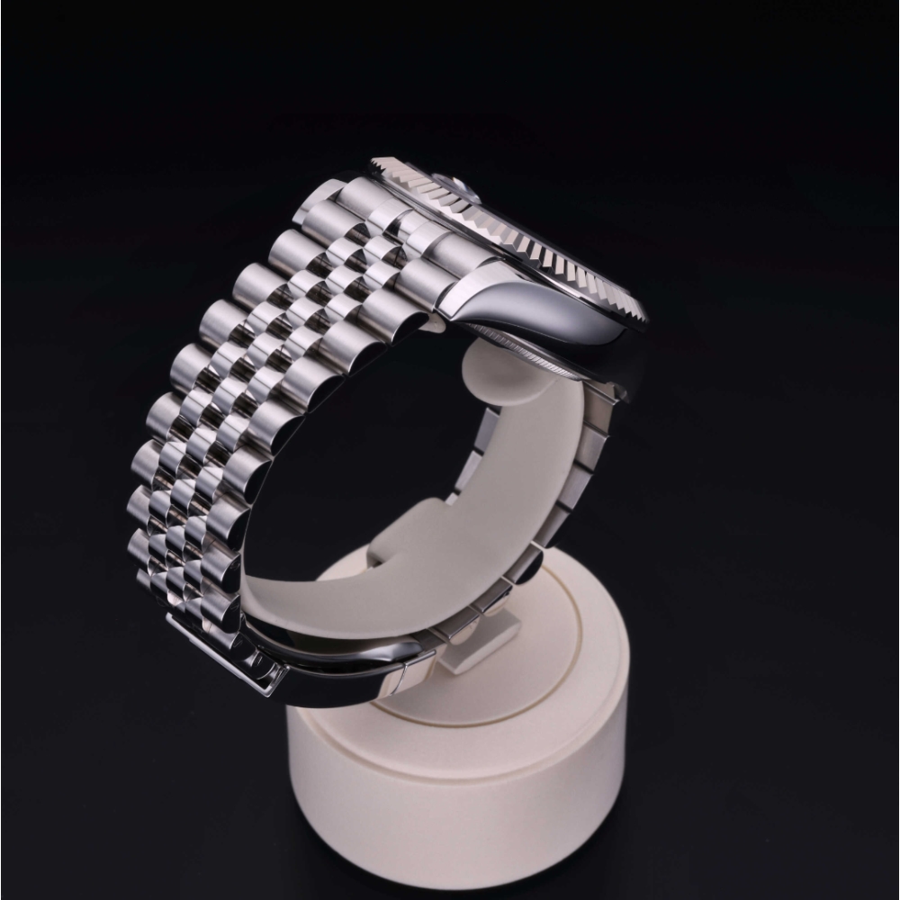 Rolex Certified Pre-Owned  42 in Rolesor 18 Carat White, 326934 | Verga 1947