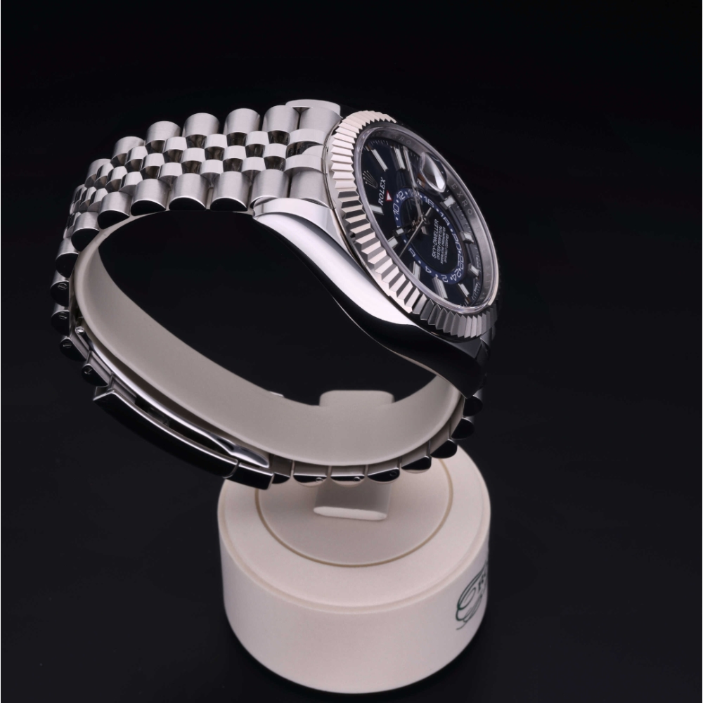 Rolex Certified Pre-Owned  42 in Rolesor 18 Carat White, 326934 | Verga 1947