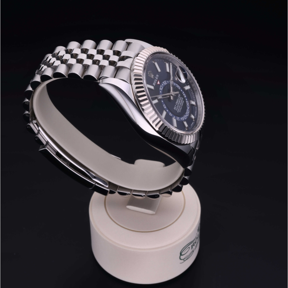 Rolex Certified Pre-Owned  42 in Rolesor 18 Carat White, 326934 | Verga 1947