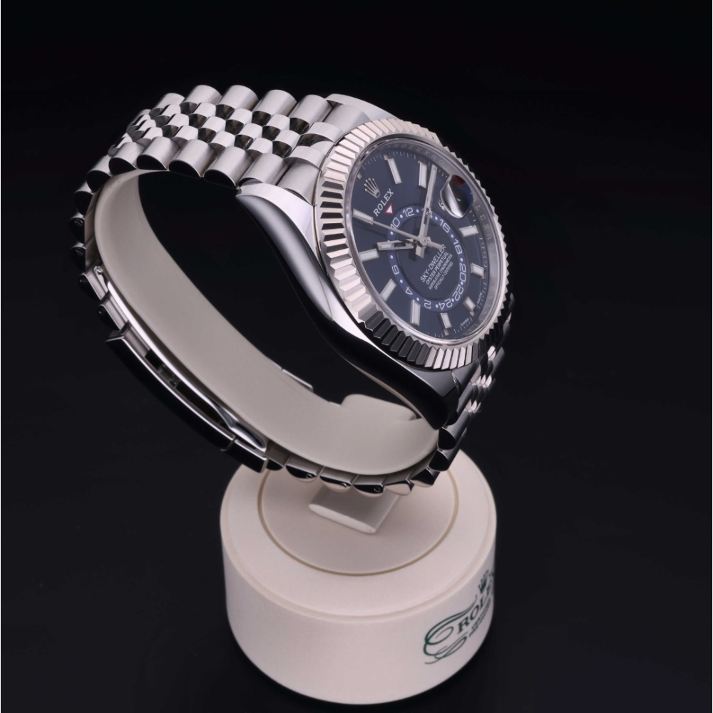 Rolex Certified Pre-Owned  42 in Rolesor 18 Carat White, 326934 | Verga 1947