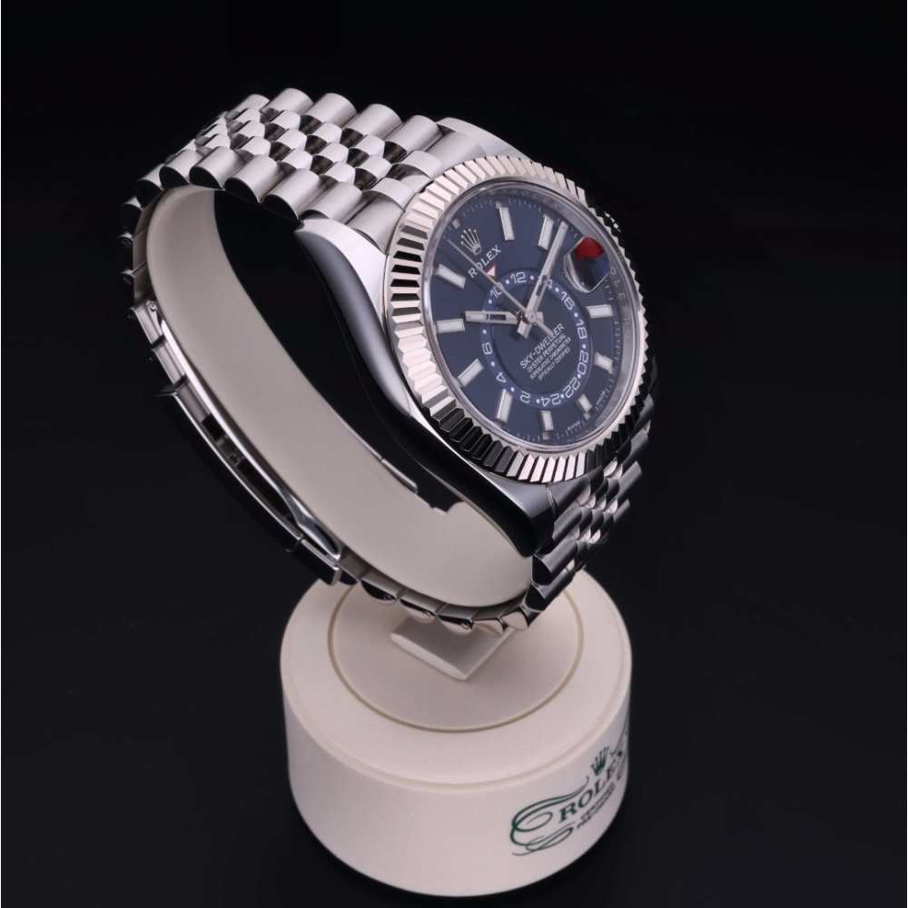 Rolex Certified Pre-Owned  42 in Rolesor 18 Carat White, 326934 | Verga 1947
