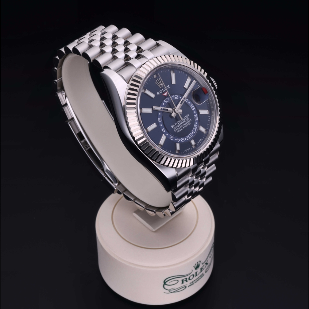 Rolex Certified Pre-Owned  42 in Rolesor 18 Carat White, 326934 | Verga 1947