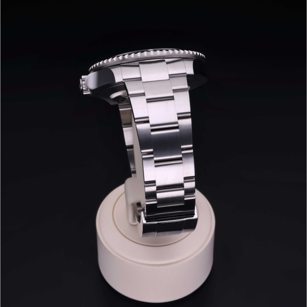 Rolex Certified Pre-Owned  43 in Steel, 126600 | Verga 1947