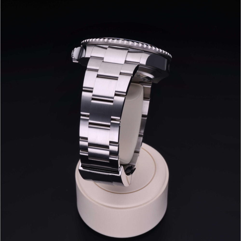 Rolex Certified Pre-Owned  43 in Steel, 126600 | Verga 1947