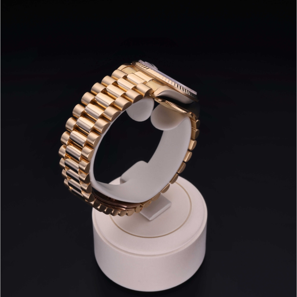 Rolex Certified Pre-Owned Oyster Perpetual 31 in Gold 18 Carat Yellow, 68278 | Verga 1947