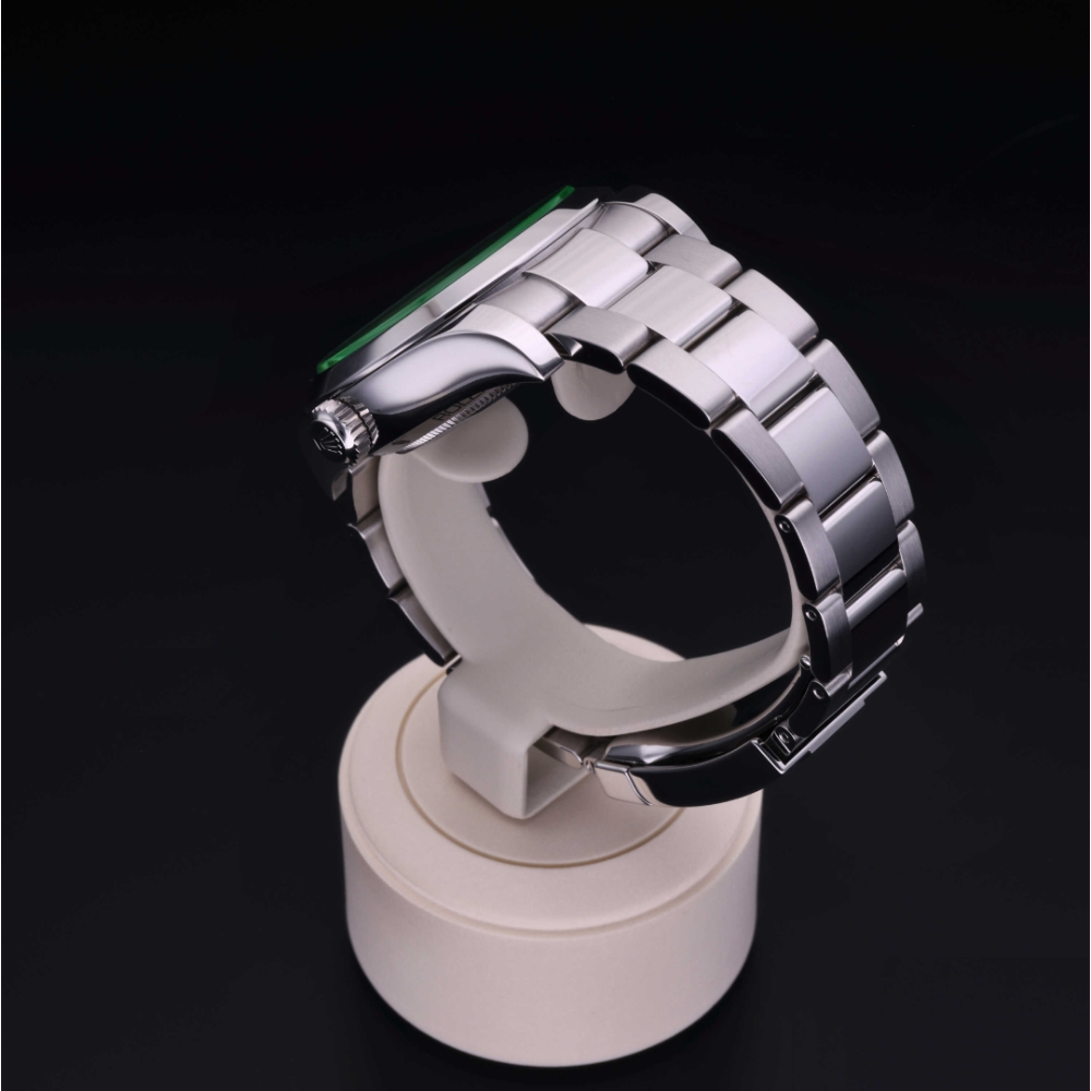 Rolex Certified Pre-Owned  40 in Steel, 116400GV | Verga 1947