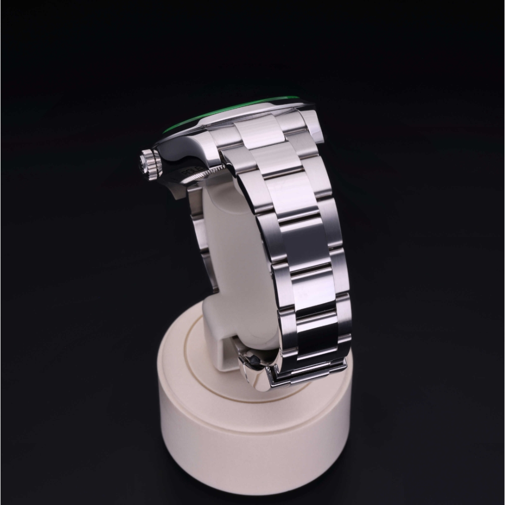 Rolex Certified Pre-Owned  40 in Steel, 116400GV | Verga 1947