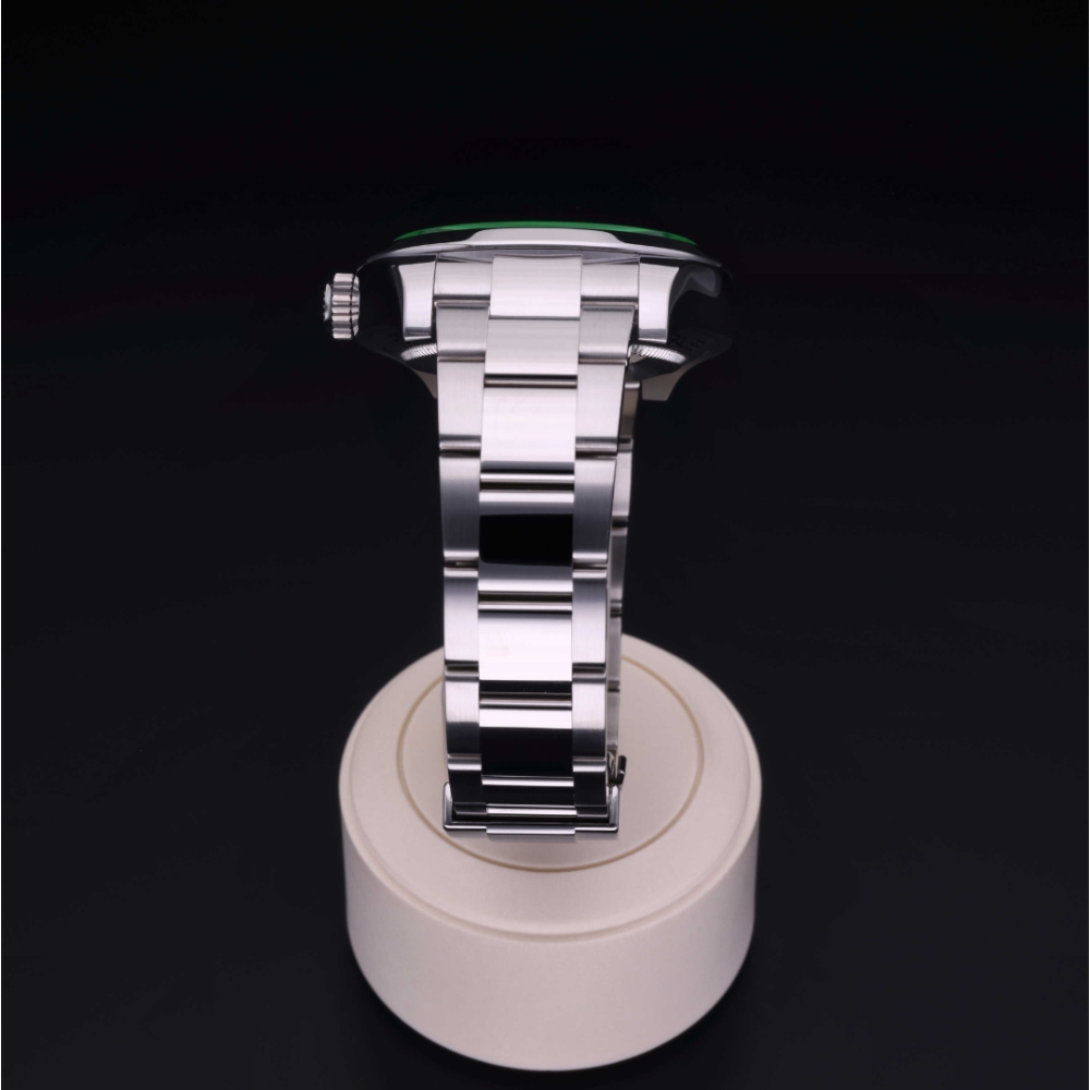 Rolex Certified Pre-Owned  40 in Steel, 116400GV | Verga 1947