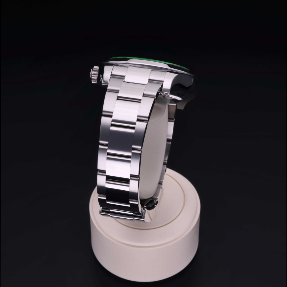 Rolex Certified Pre-Owned  40 in Steel, 116400GV | Verga 1947