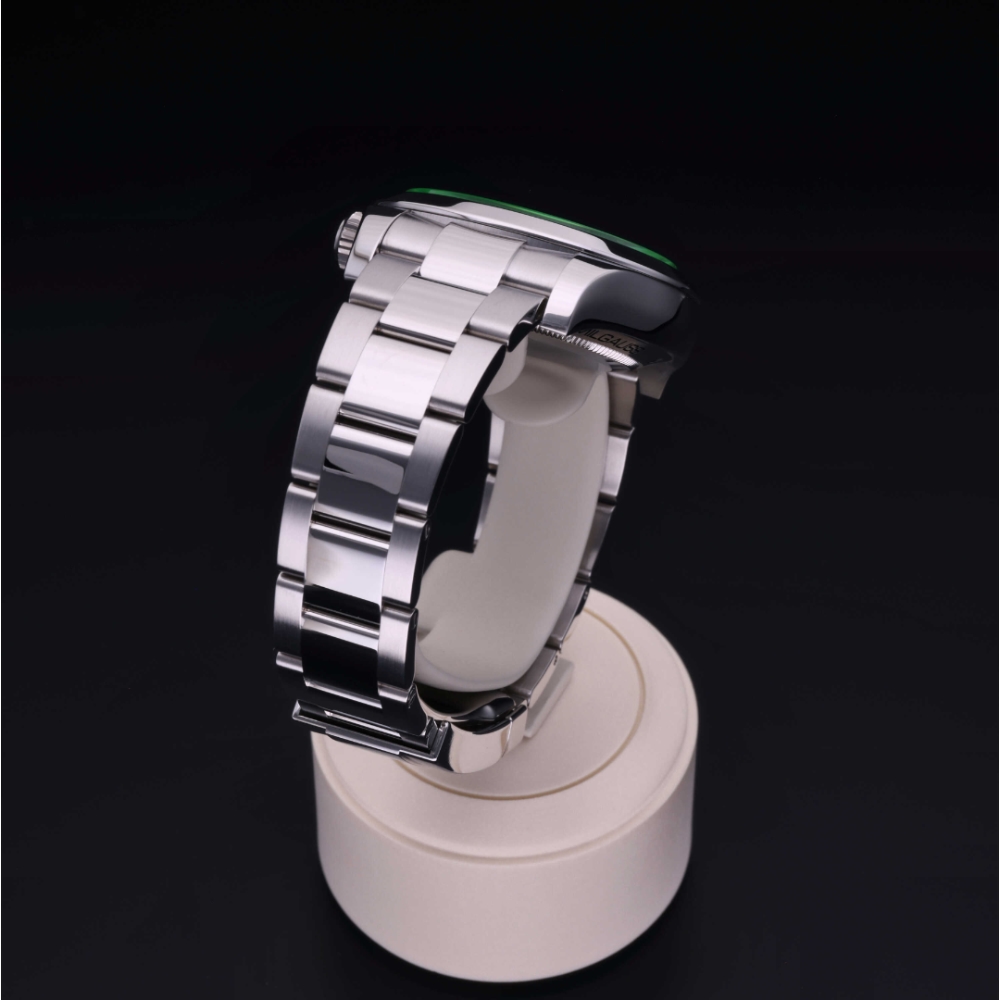 Rolex Certified Pre-Owned  40 in Steel, 116400GV | Verga 1947