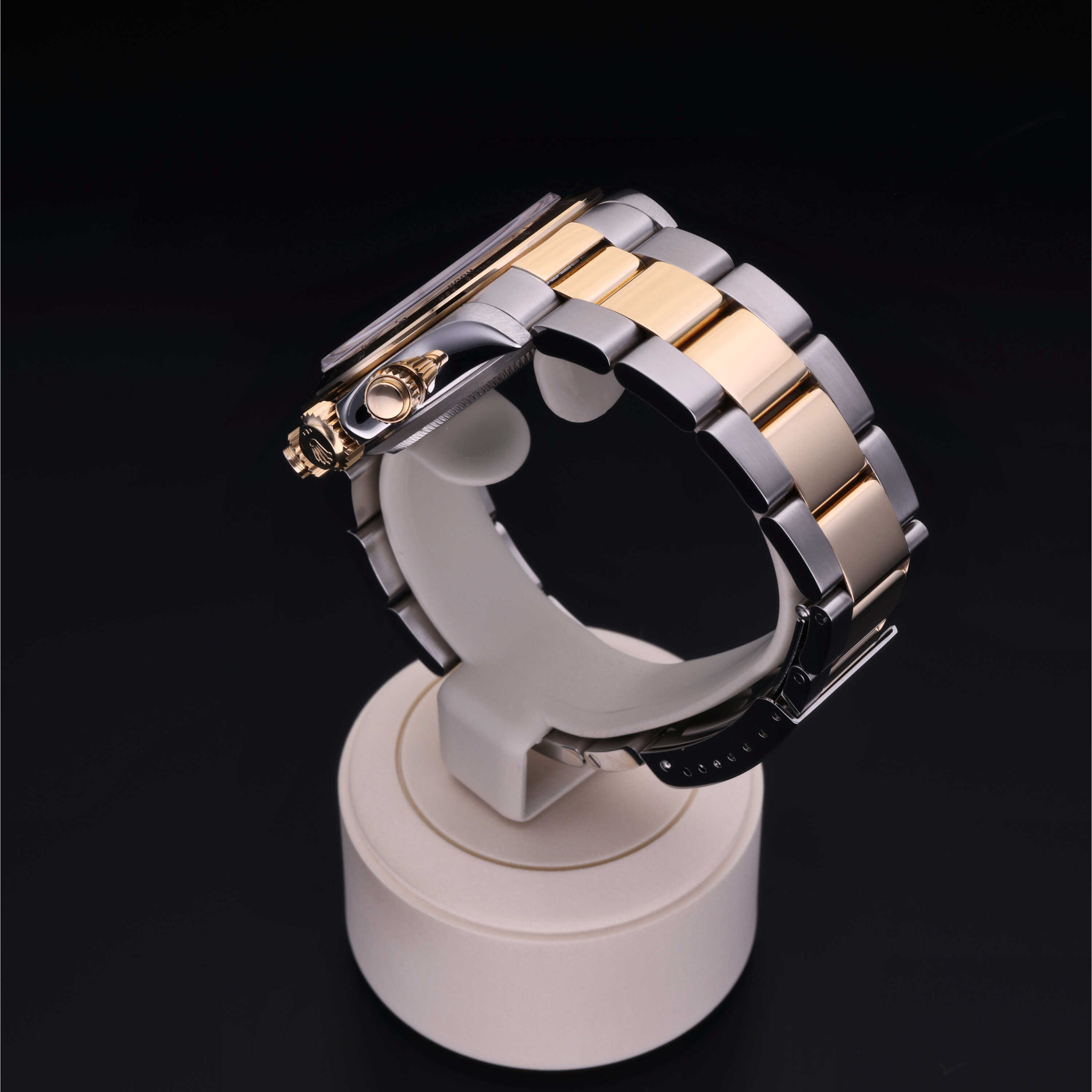 Rolex Certified Pre-Owned  40 in Rolesor 18 Carat Yellow, 16523 | Verga 1947