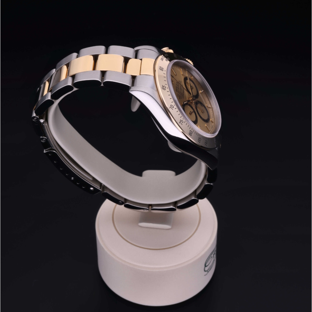 Rolex Certified Pre-Owned  40 in Rolesor 18 Carat Yellow, 16523 | Verga 1947