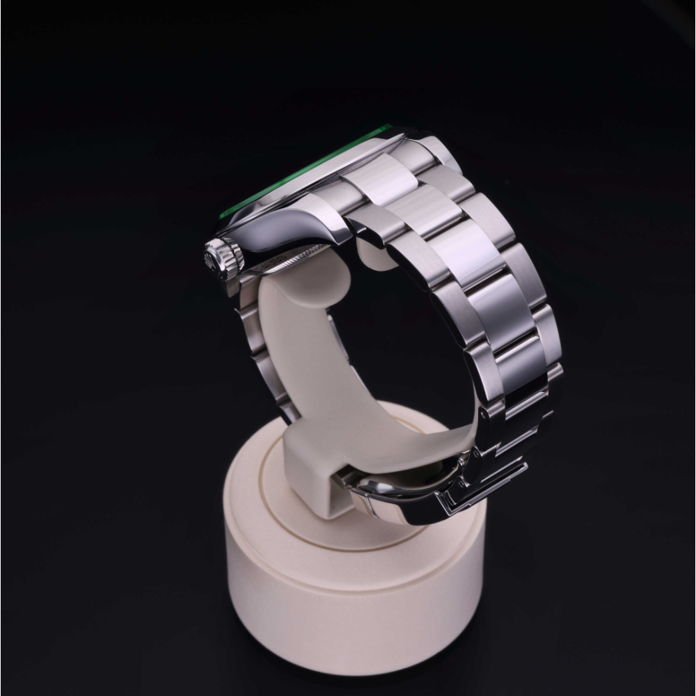 Rolex Certified Pre-Owned  40 in Acciaio, 116400GV | Verga 1947