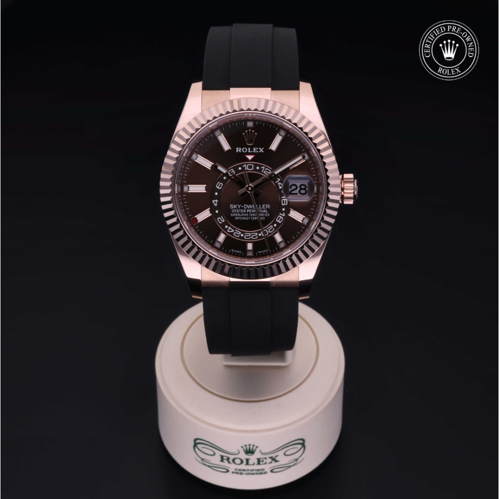 Rolex Certified Pre-Owned Oyster Perpetual 42 in Gold 18 Carat Red, 326235 | Verga 1947