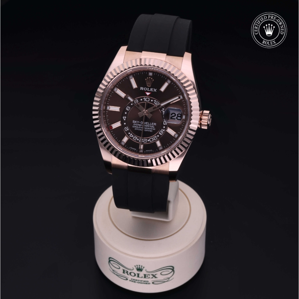 Rolex Certified Pre-Owned Oyster Perpetual 42 in Gold 18 Carat Red, 326235 | Verga 1947