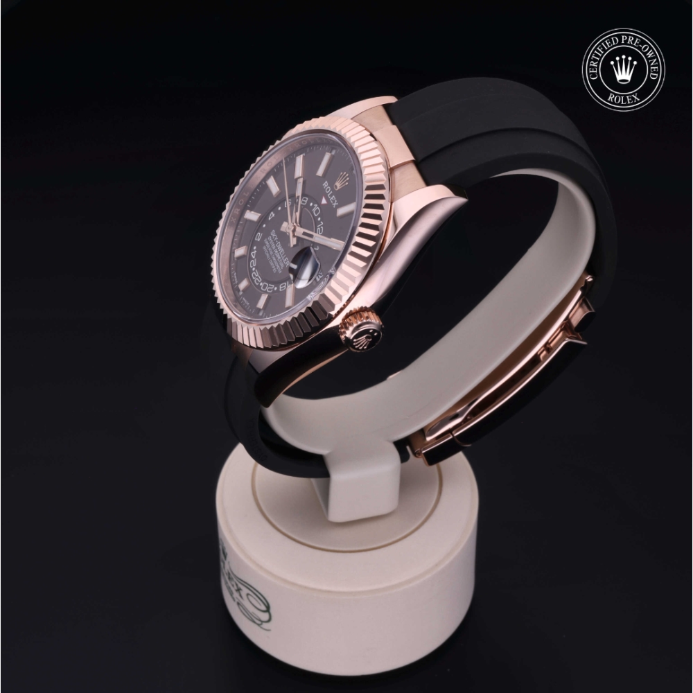 Rolex Certified Pre-Owned Oyster Perpetual 42 in Gold 18 Carat Red, 326235 | Verga 1947
