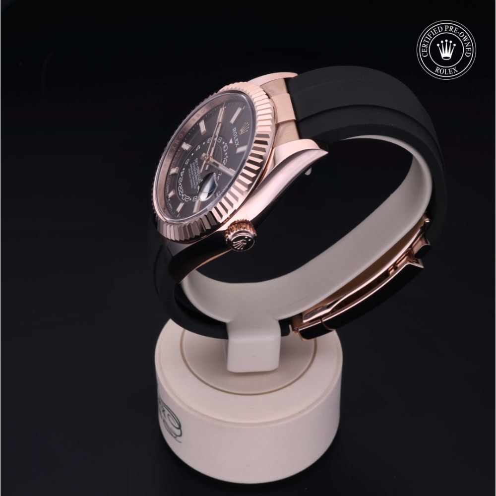 Rolex Certified Pre-Owned Oyster Perpetual 42 in Gold 18 Carat Red, 326235 | Verga 1947