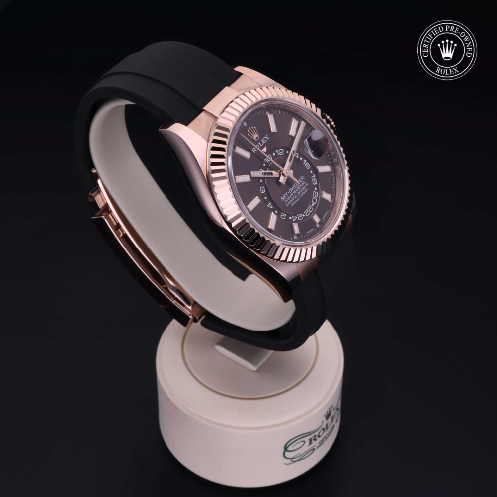 Rolex Certified Pre-Owned Oyster Perpetual 42 in Gold 18 Carat Red, 326235 | Verga 1947