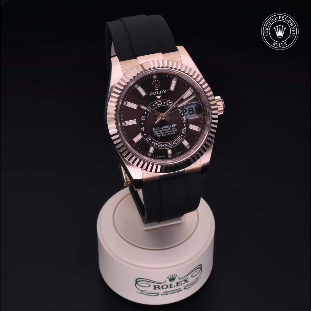 Rolex Certified Pre-Owned Oyster Perpetual 42 in Gold 18 Carat Red, 326235 | Verga 1947