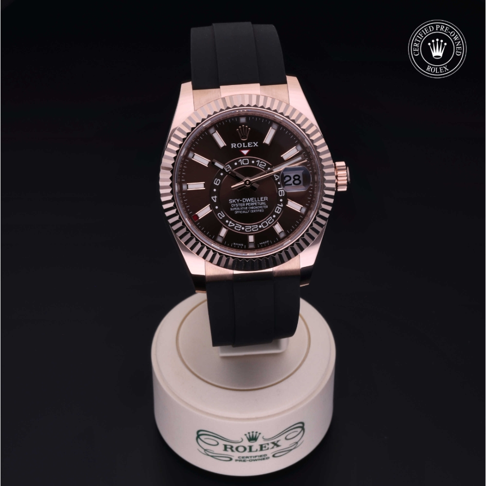 Rolex Certified Pre-Owned Oyster Perpetual 42 in Gold 18 Carat Red, 326235 | Verga 1947