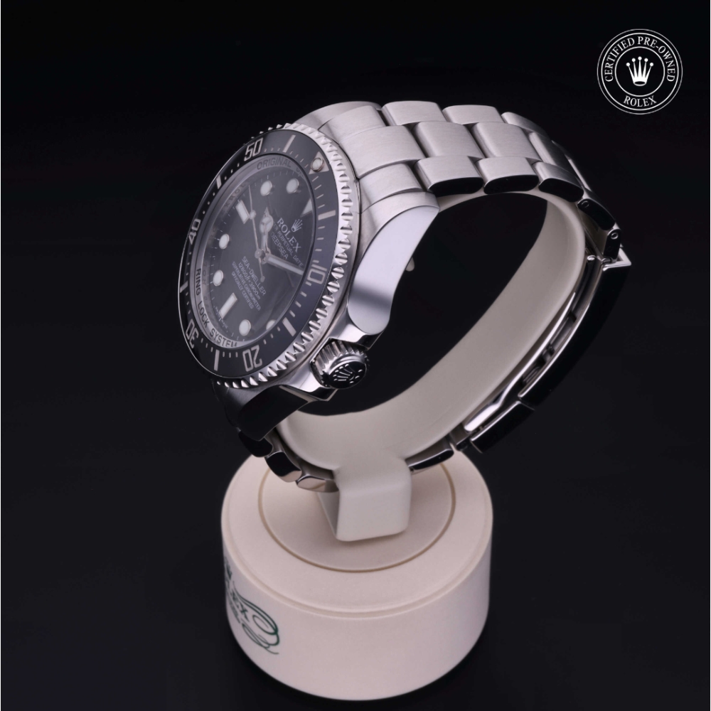  Certified Pre-Owned with 44 mm from 2009