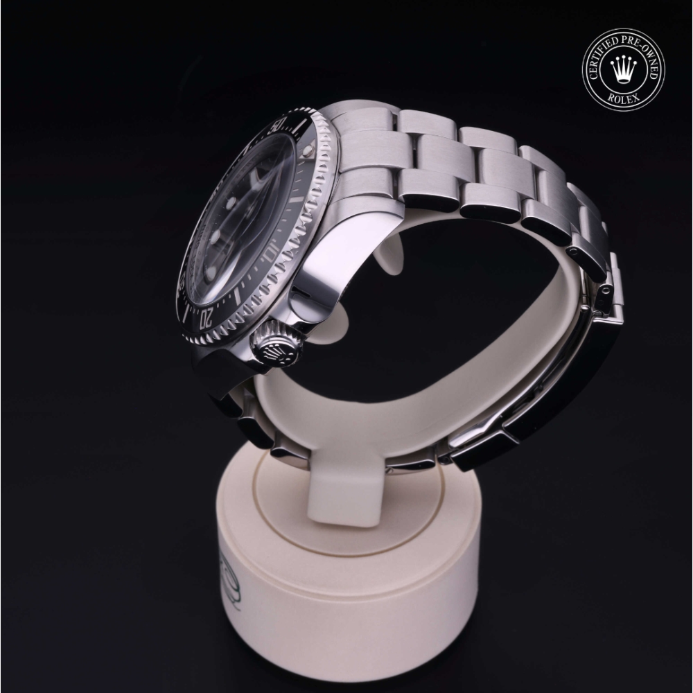  Certified Pre-Owned with 44 mm from 2009