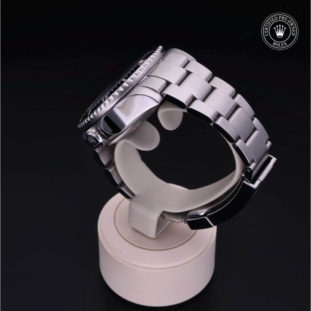  Certified Pre-Owned with 44 mm from 2009