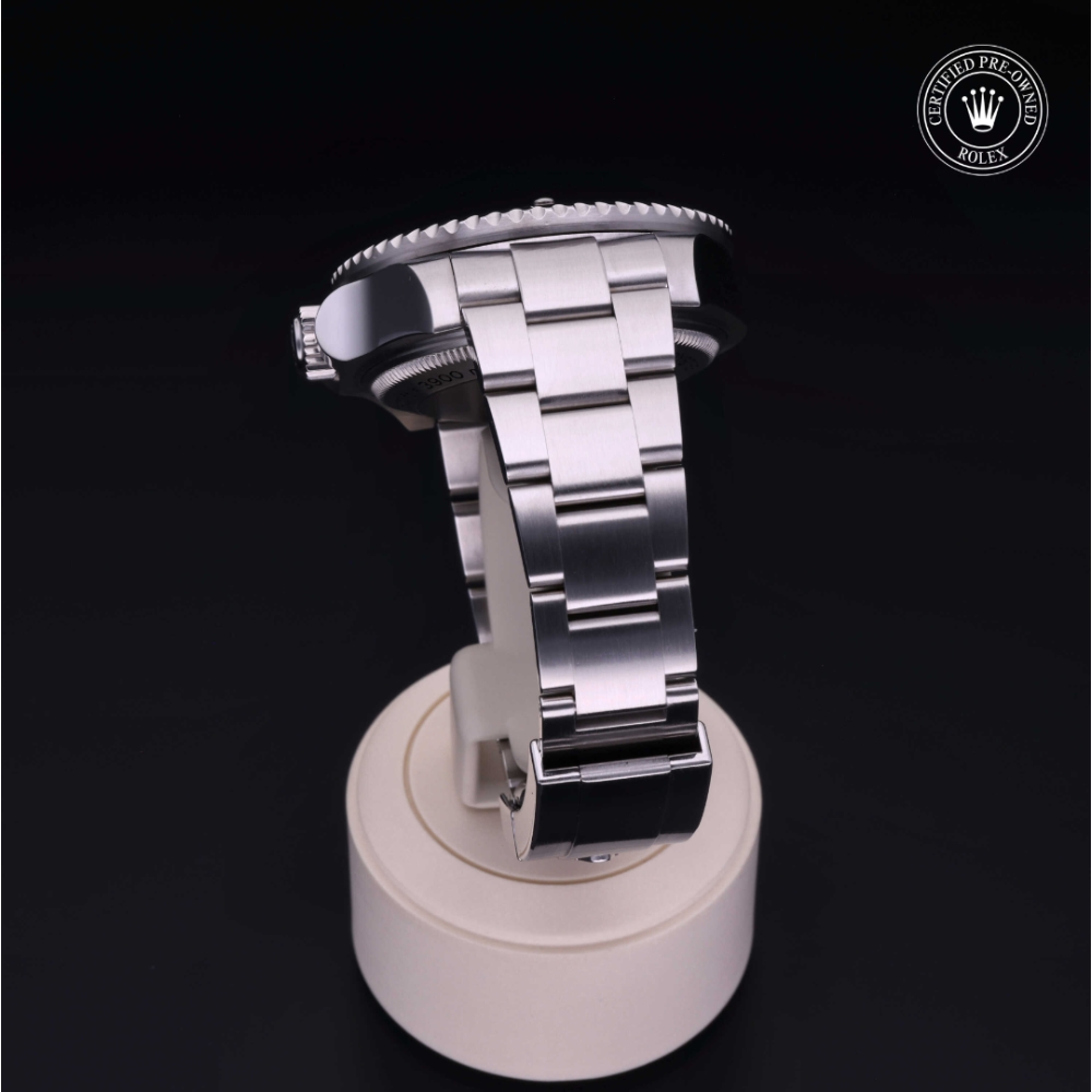  Certified Pre-Owned with 44 mm from 2009