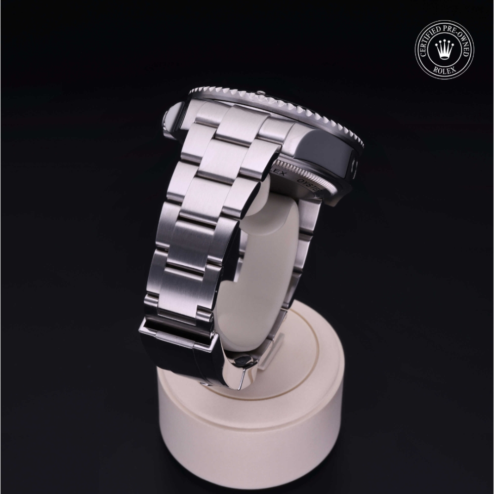  Certified Pre-Owned with 44 mm from 2009