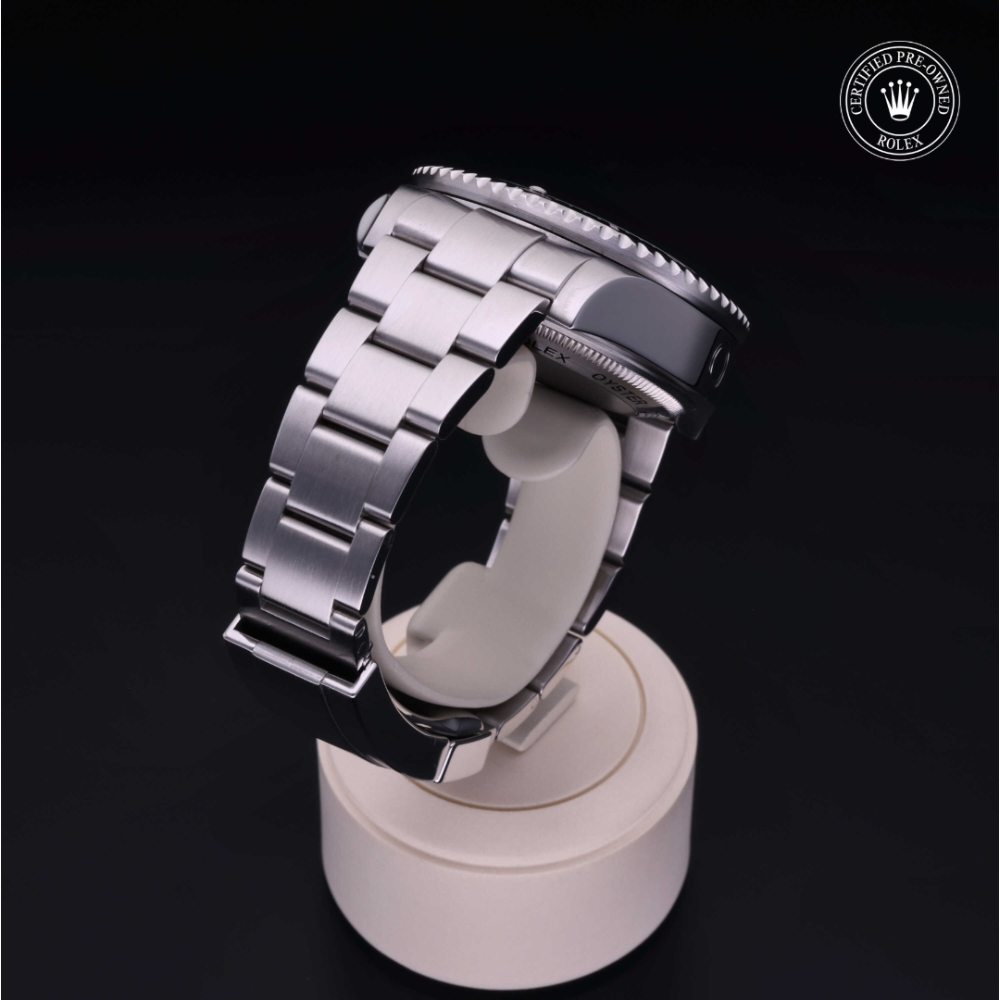  Certified Pre-Owned with 44 mm from 2009