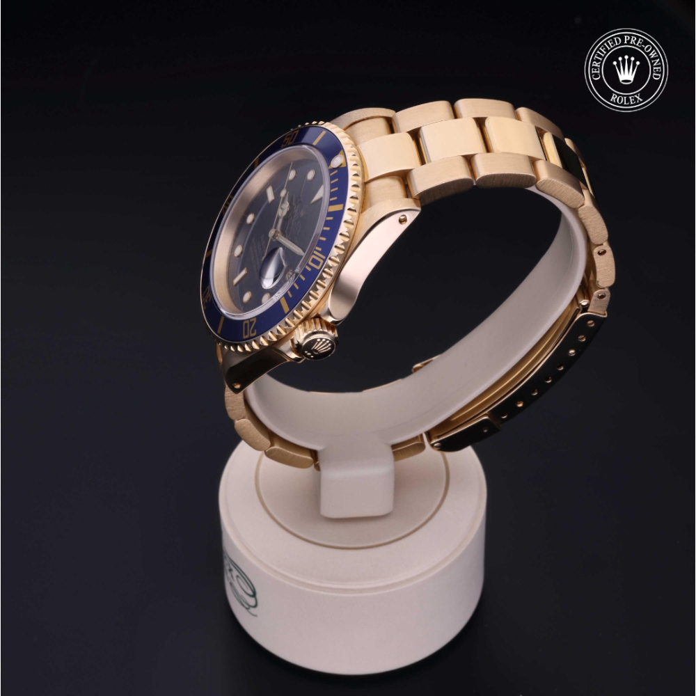  Certified Pre-Owned with 40 mm from 1994