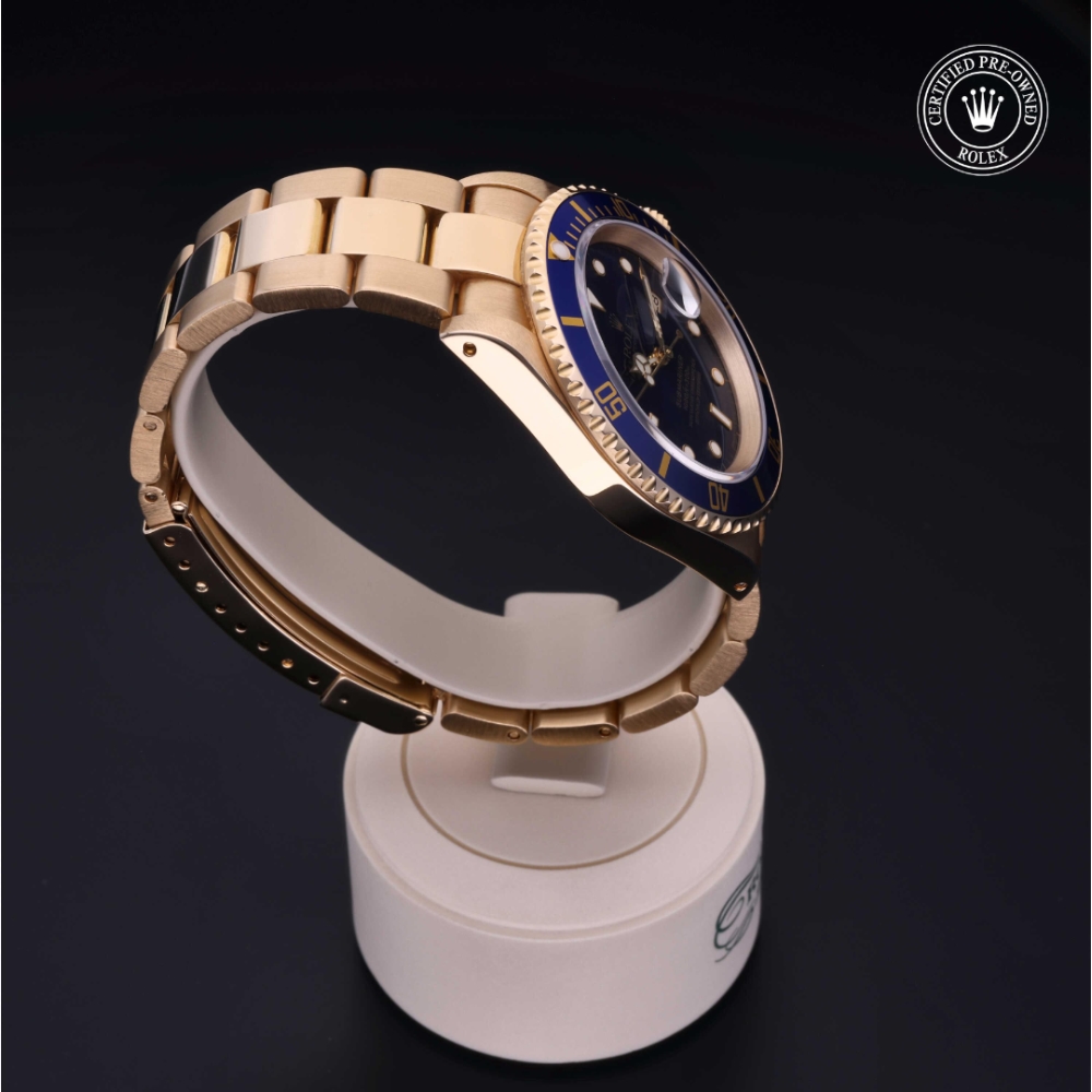  Certified Pre-Owned with 40 mm from 1994