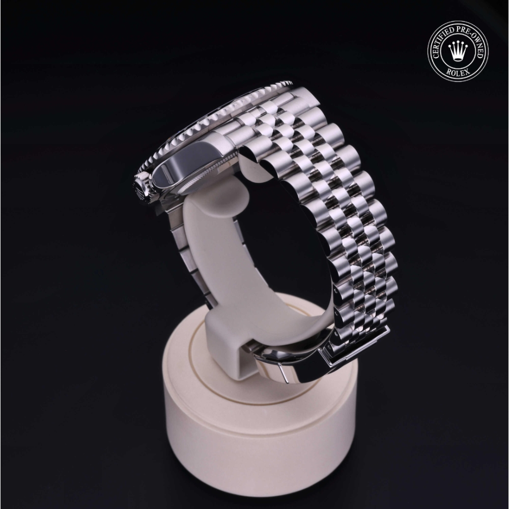  Certified Pre-Owned with 40 mm from 2023