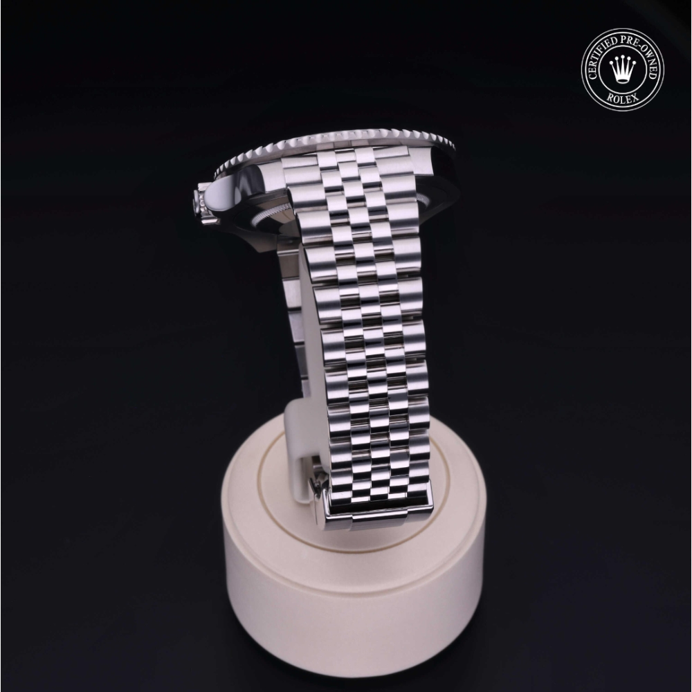  Certified Pre-Owned with 40 mm from 2023