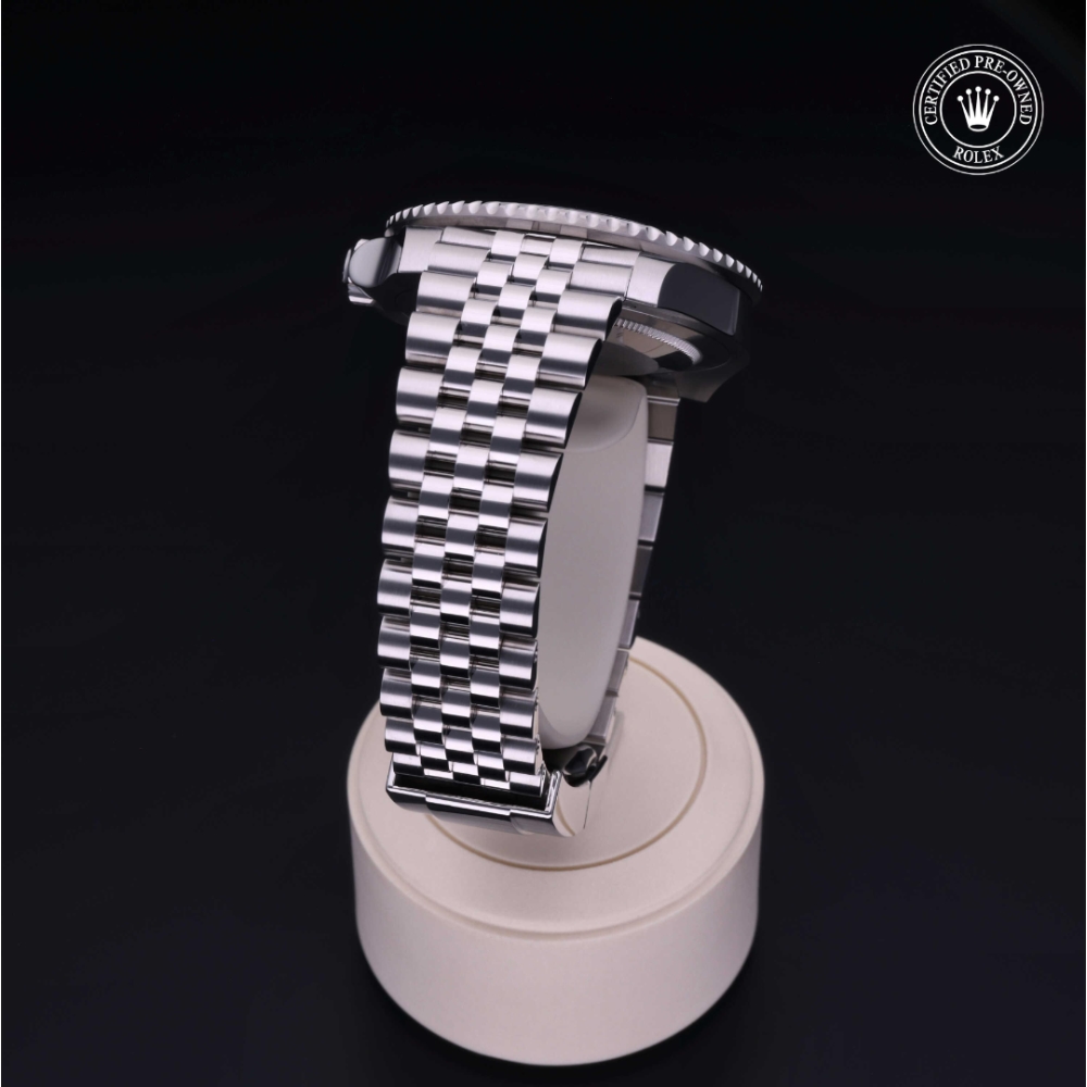  Certified Pre-Owned with 40 mm from 2023