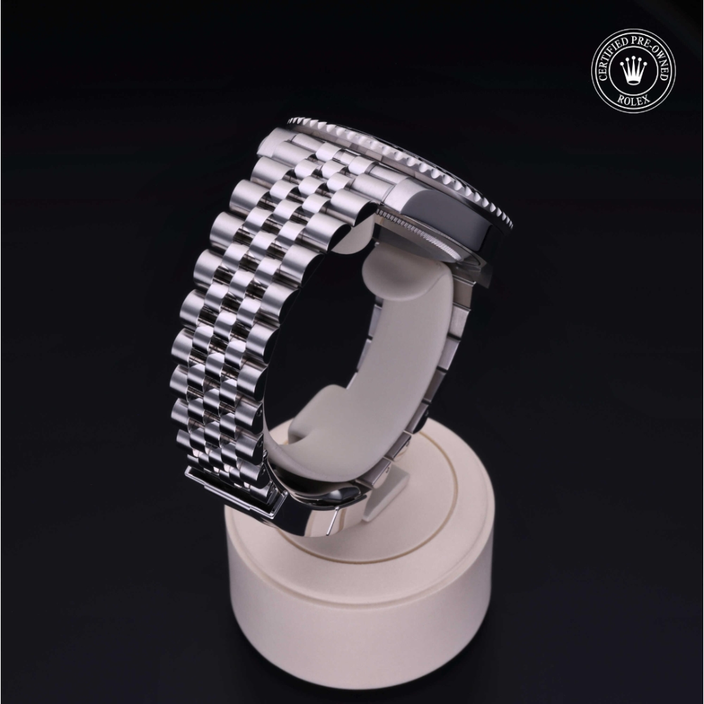  Certified Pre-Owned with 40 mm from 2023