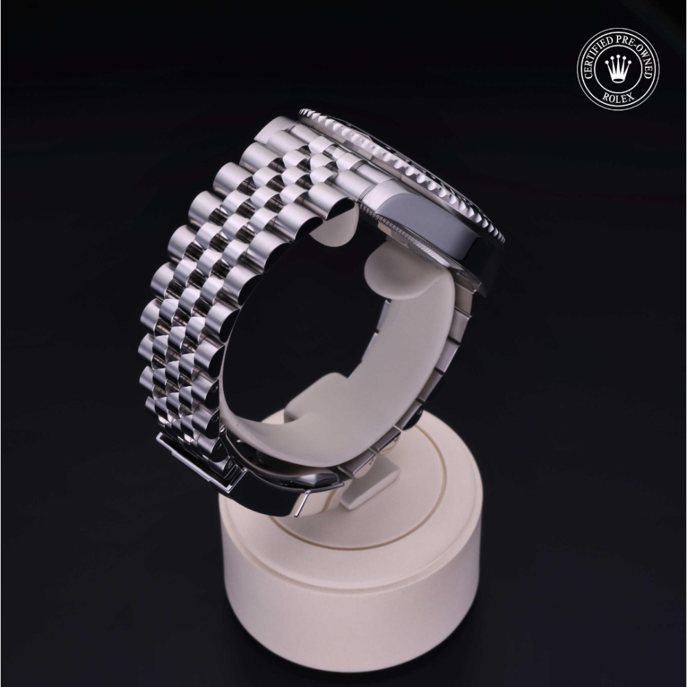  Certified Pre-Owned with 40 mm from 2023