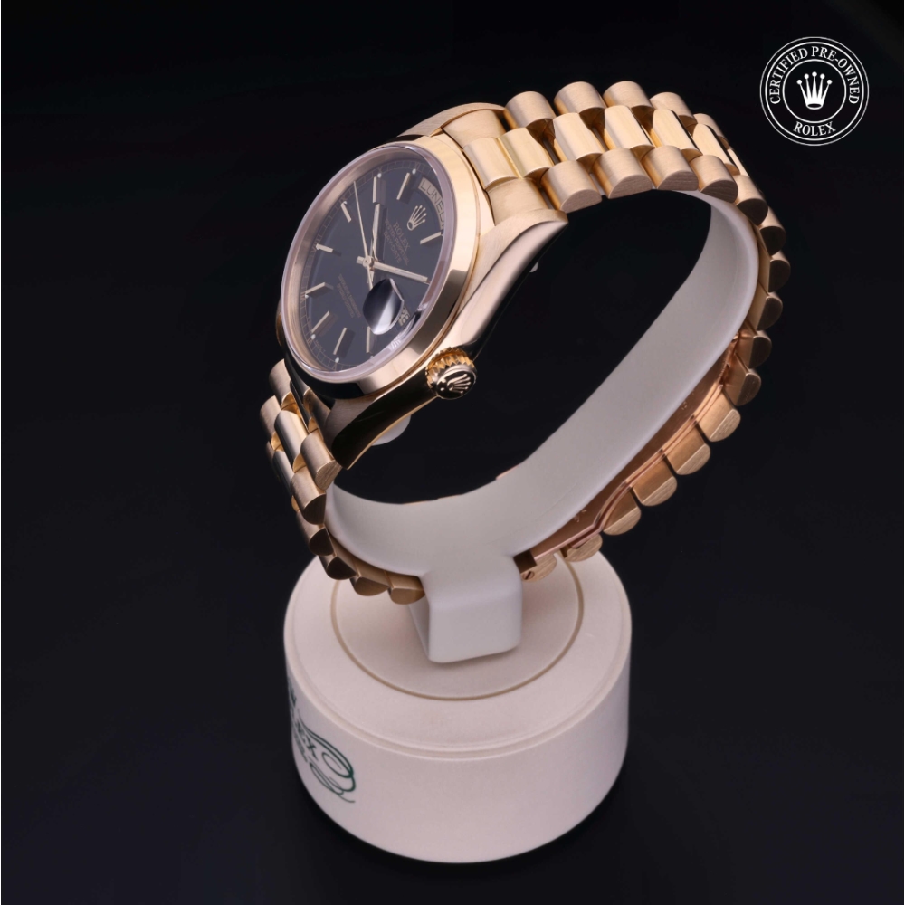  Certified Pre-Owned with 36 mm from 1987