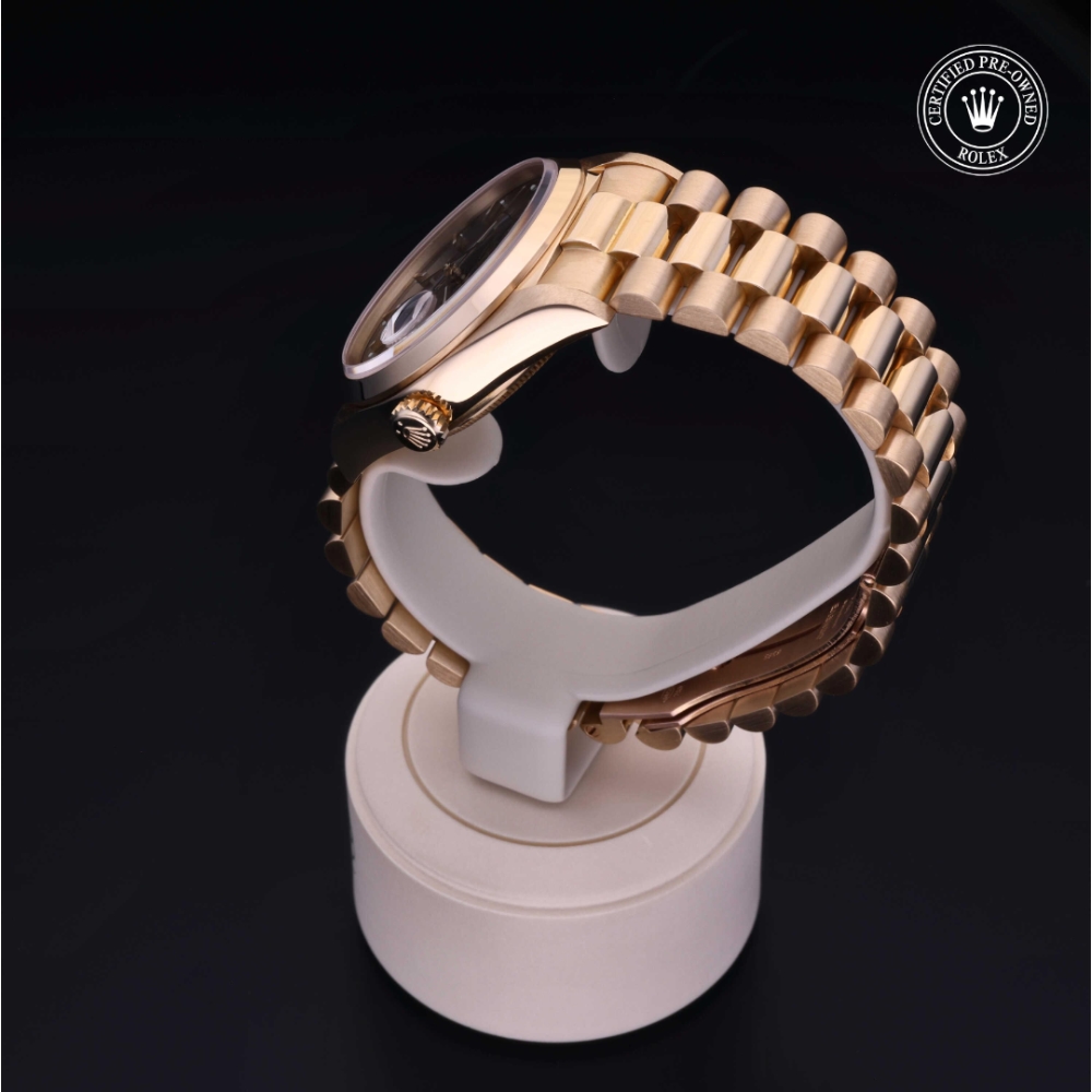  Certified Pre-Owned with 36 mm from 1987