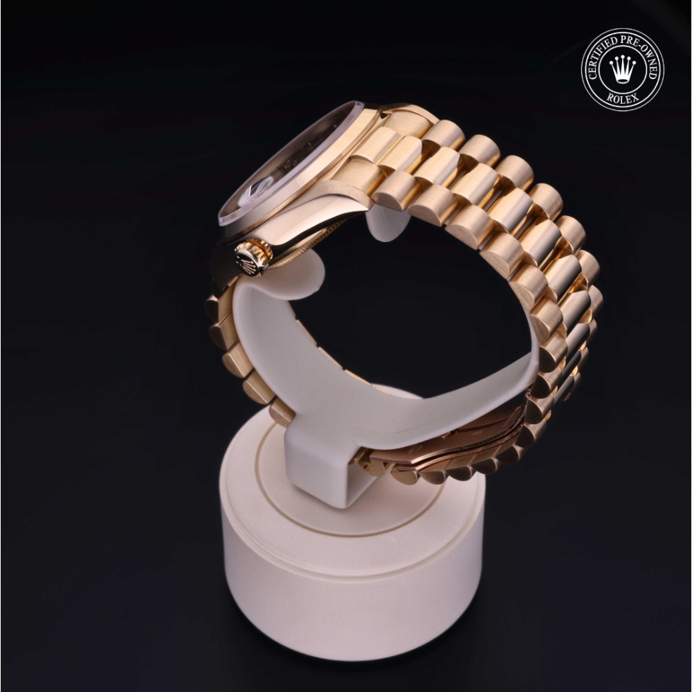  Certified Pre-Owned with 36 mm from 1987